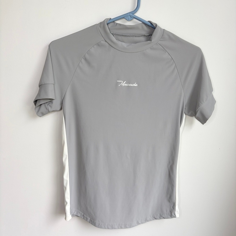 Macade Golf Concept Top XS Sporty Grey Short Sleeve Mock Neck Athletic Shirt